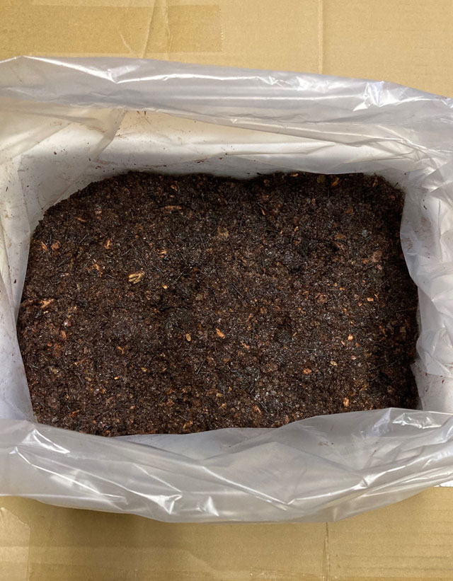 画像: 冷凍　ウニガラ・雲丹殻・うに殻　【石鯛釣り撒き餌】　即納！　砕き済　約3ｋｇ　（40cmバッカンにすっきり収納！）