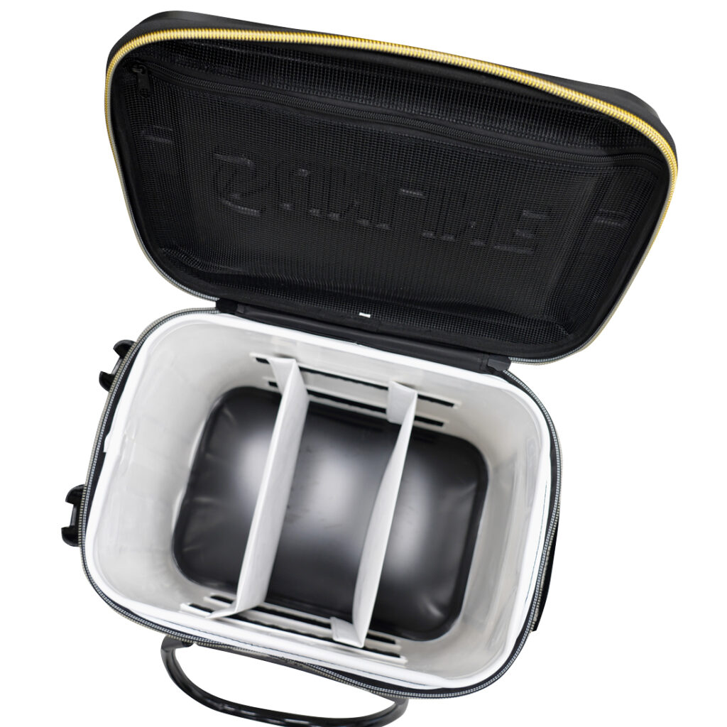 画像: サンライン　（SUNLINE）　【20％OFF】　即納！　磯タックルバッグ　ホワイト　SFB-0646